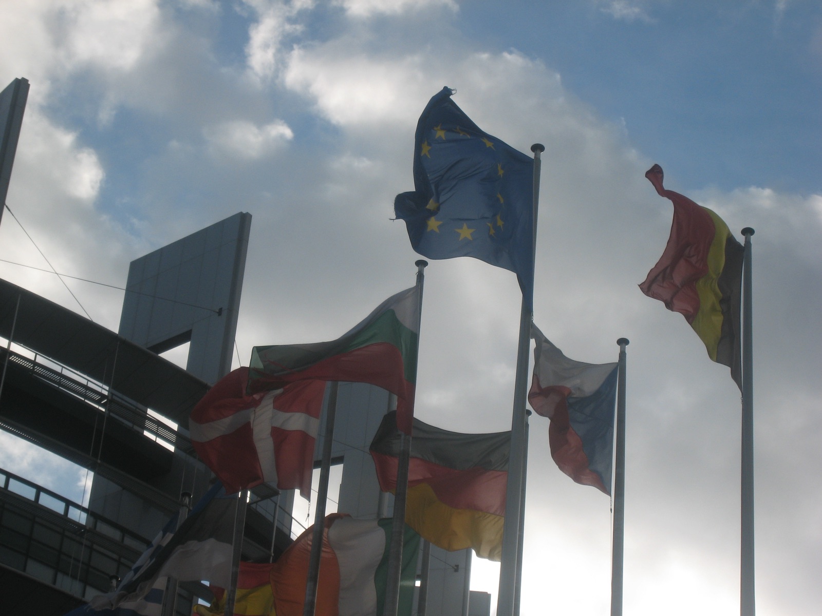 NIS2-Richtlinie 2025 — was der Mittelstand jetzt wissen muss